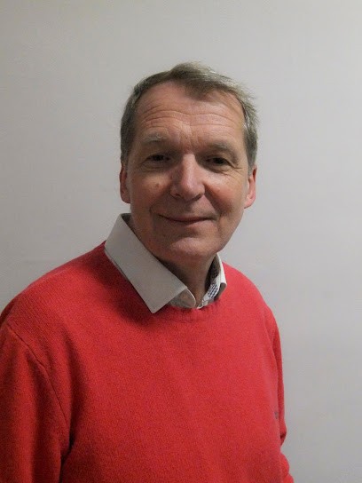 During Piano Et De Chant Pierre Bernard, Professeur de Musique à Saint-Jean-Pla-de-Corts