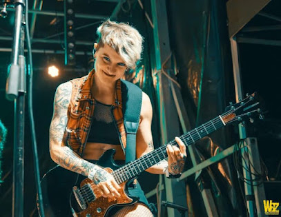 Lucianne Wallace, Professeur De Musique à Estrablin
