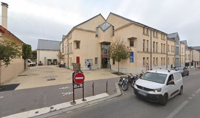 Dans Notre Bulle, Professeur de Musique à Versailles