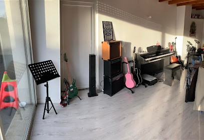 Elo Zik', Professeur de Musique à Chapdes-Beaufort