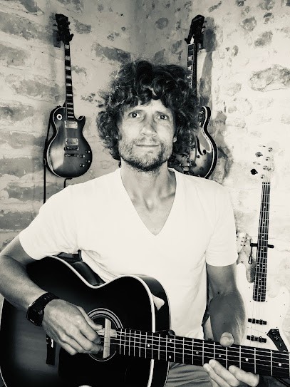 Guitar Lessons Milly La Forêt, Professeur de Musique à Milly-la-Forêt