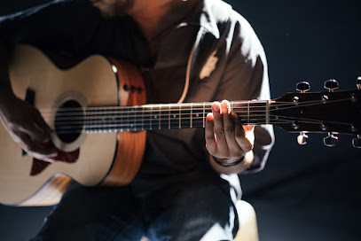 Professeur De Guitare/Basse/Éveil Musical/ Paul Levicq, Professeur De Musique à Grans