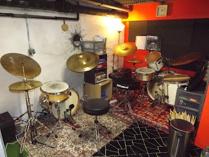 Ecole Battery Fabrice Pelinq, Professeur de Musique à Dreux
