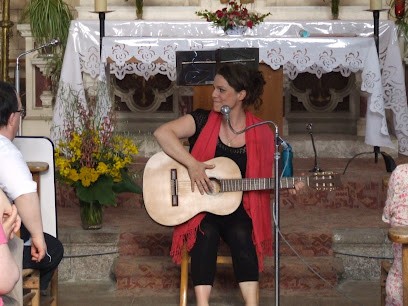 Caroline Salvi Eveil Musical Chanteuse Cheffe De Chœur Angers Saumur Cholet, Professeur de Musique à Terranjou