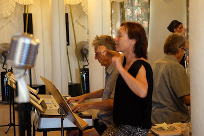 Asquith Show Cie, Cours Et Stages De Chant Professeur De Musique à Rabastens