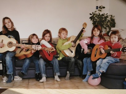 Cours De Guitare. Batterie. M.a.o., Professeur de Musique à Notre-Dame-des-Millières