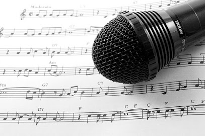 Ecole De Chant Edwige Agnus Professeur De Musique à Corme-Royal