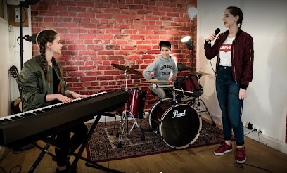 Music Ecole De Puteaux La Nouvelle Gamme : Piano, Guitare, Chant, Batterie, Eveil Musical And Theater, Ecole de Musique à Puteaux