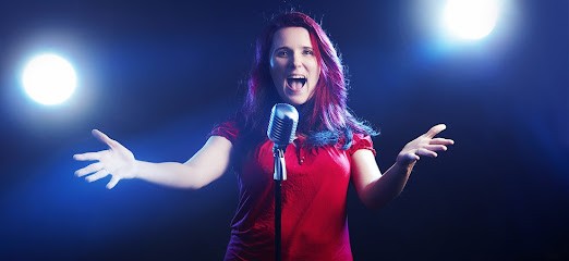 Trainer Vocal Cynthia Colombo During Chant Chanteuse Professionnelle, Professeur de Musique à Cleebourg