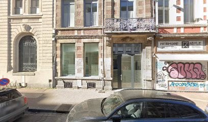 Le Chant des Lunes, Professeur de Musique à Lille