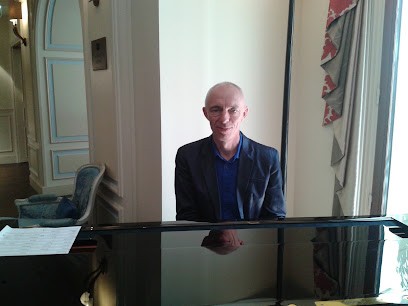 During Chant Marc Brochet, Professeur de Musique à Poitiers